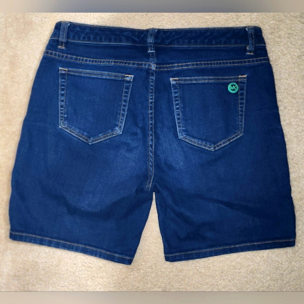 Gorgeous Michael KORS JEAN DENIM SHORTS SIZE 6